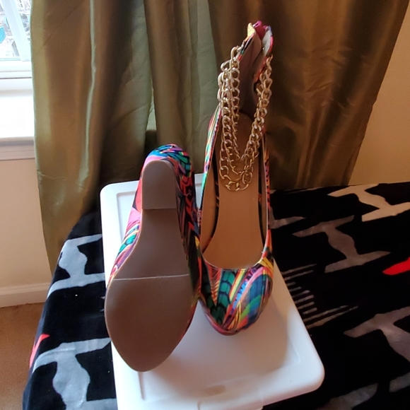 MultiMulti-colored  wedges - Picture 3 of 3